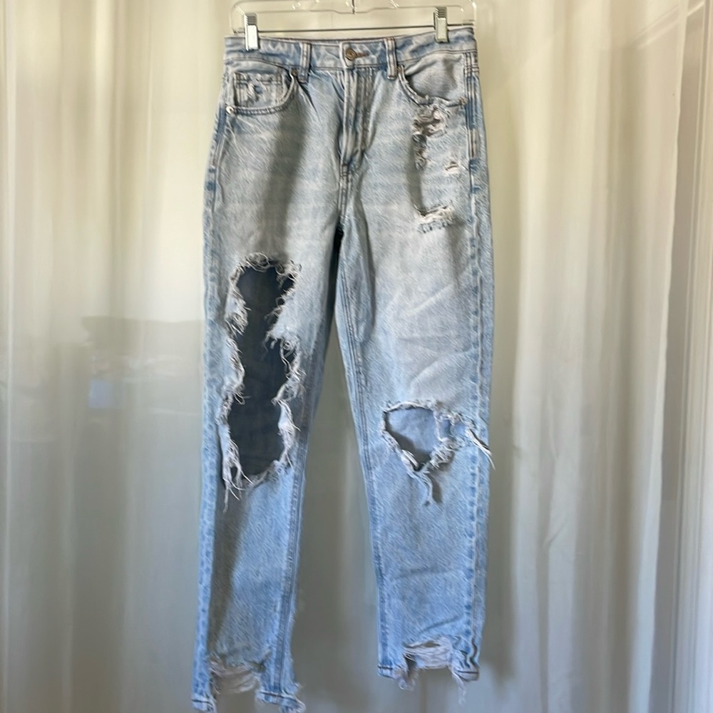 Women’s American Eagle Distresses Mom Jeans Size 2 Regular
